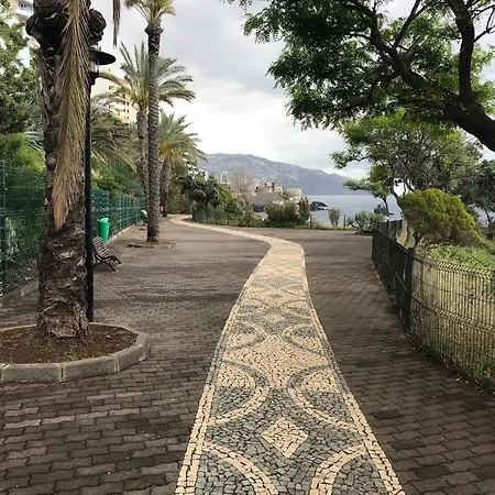 Fuer 4 Personen Ca 15 M In So Martinho, Madeira Suedkueste Von Madeira *